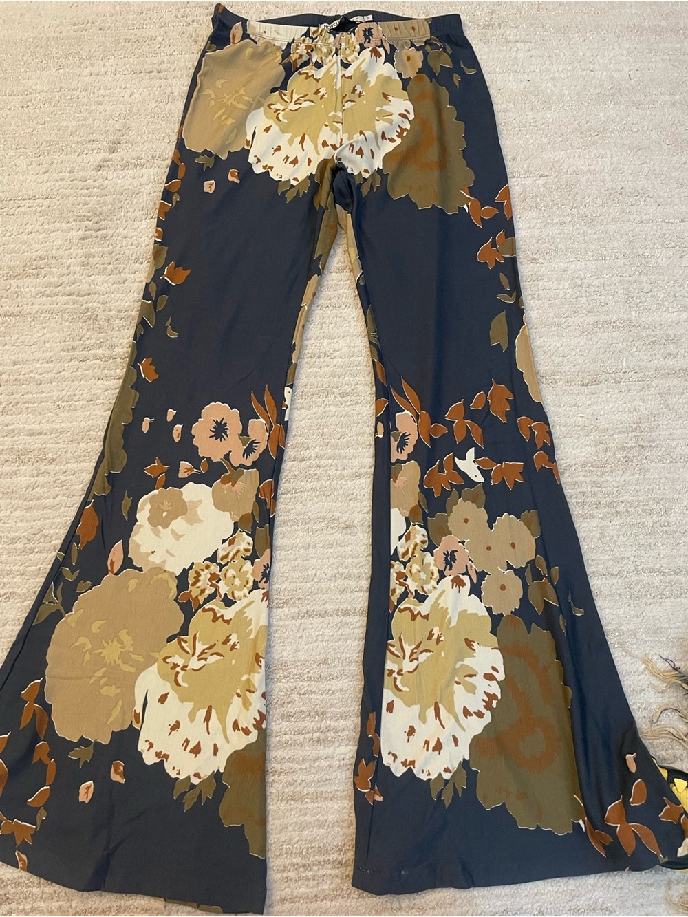 Novella Royale Navy Floral Flared Leggings